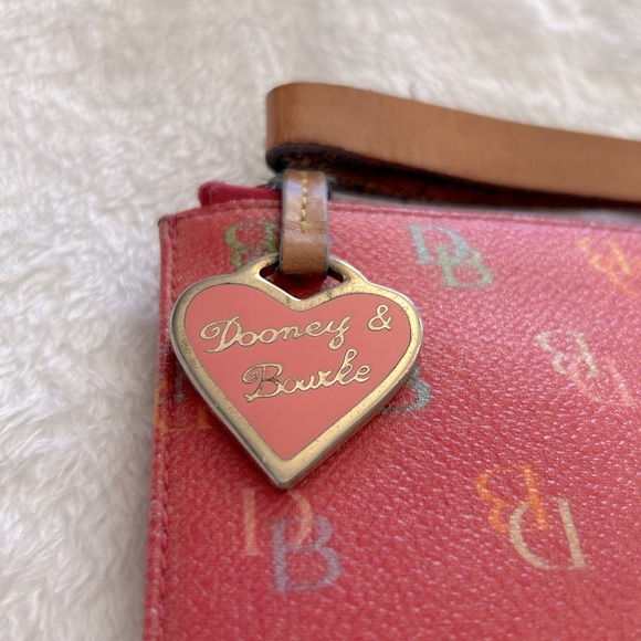 Dooney & Bourke Y2K vintage pink rainbow clutch wristlet with keyring 🌈💖 - Picture 3 of 7